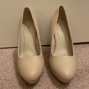 Ladies Nude Color Heels